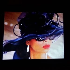 Giovannio black flowers and feathers hat👒